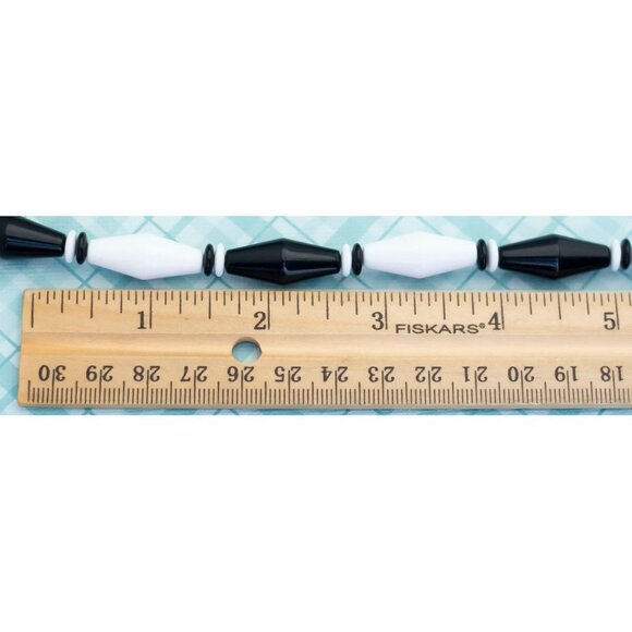 Vintage Black & White Beaded Necklace by Avon - 28 inch - L13 - Picture 4 of 4